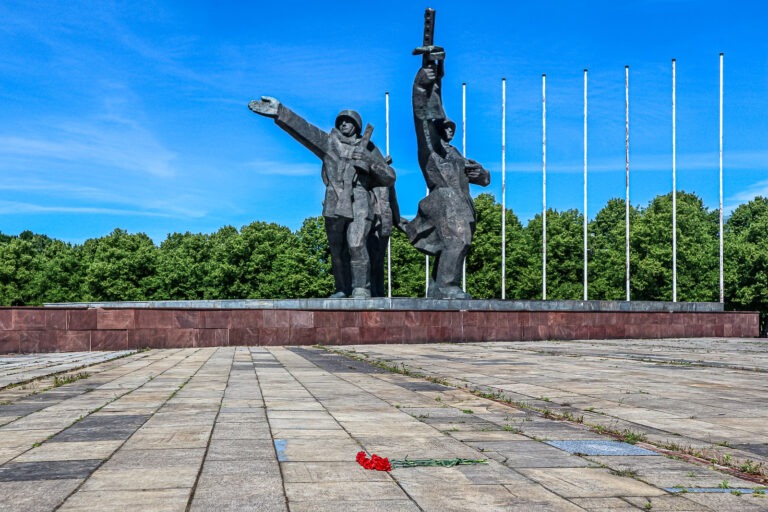 Victory Memorial to the Soviet Army, Riga